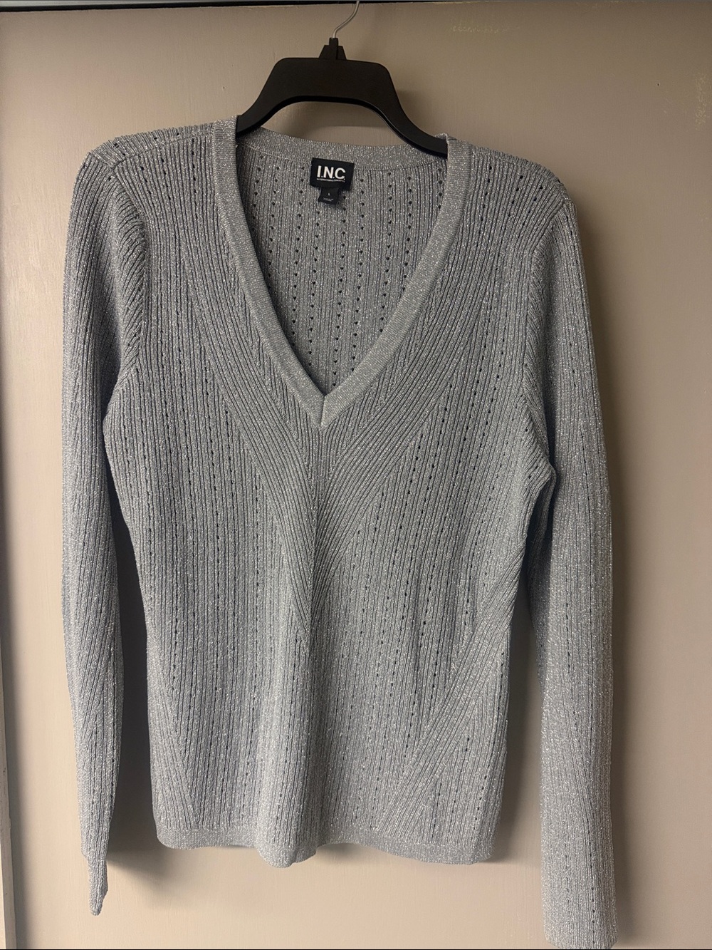 INC International Concepts Light Gray Metallic V-Neck Ribbed Women’s Sweater